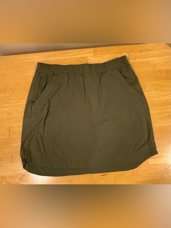 Duluth Trading Co Dresses & Skirts - Duluth Trading Co Alaskan Hardgear Women's Dry on the Fly Pull-On Skort Size 10